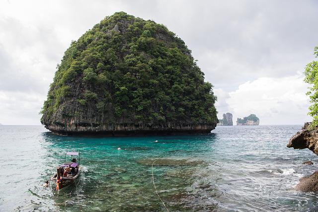 1658398505_513535-phi-phi-islands-gb27f9c50d_640.jpg